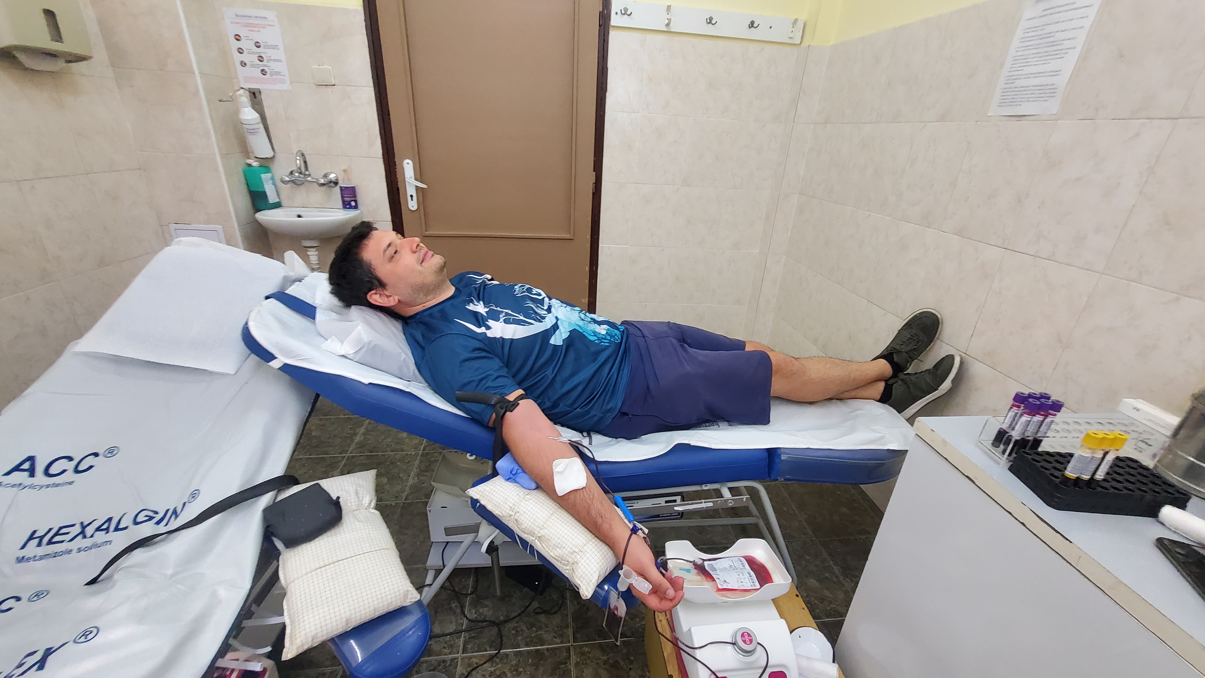 Доброволци се включиха в кампанията за Световния ден на кръводарителя