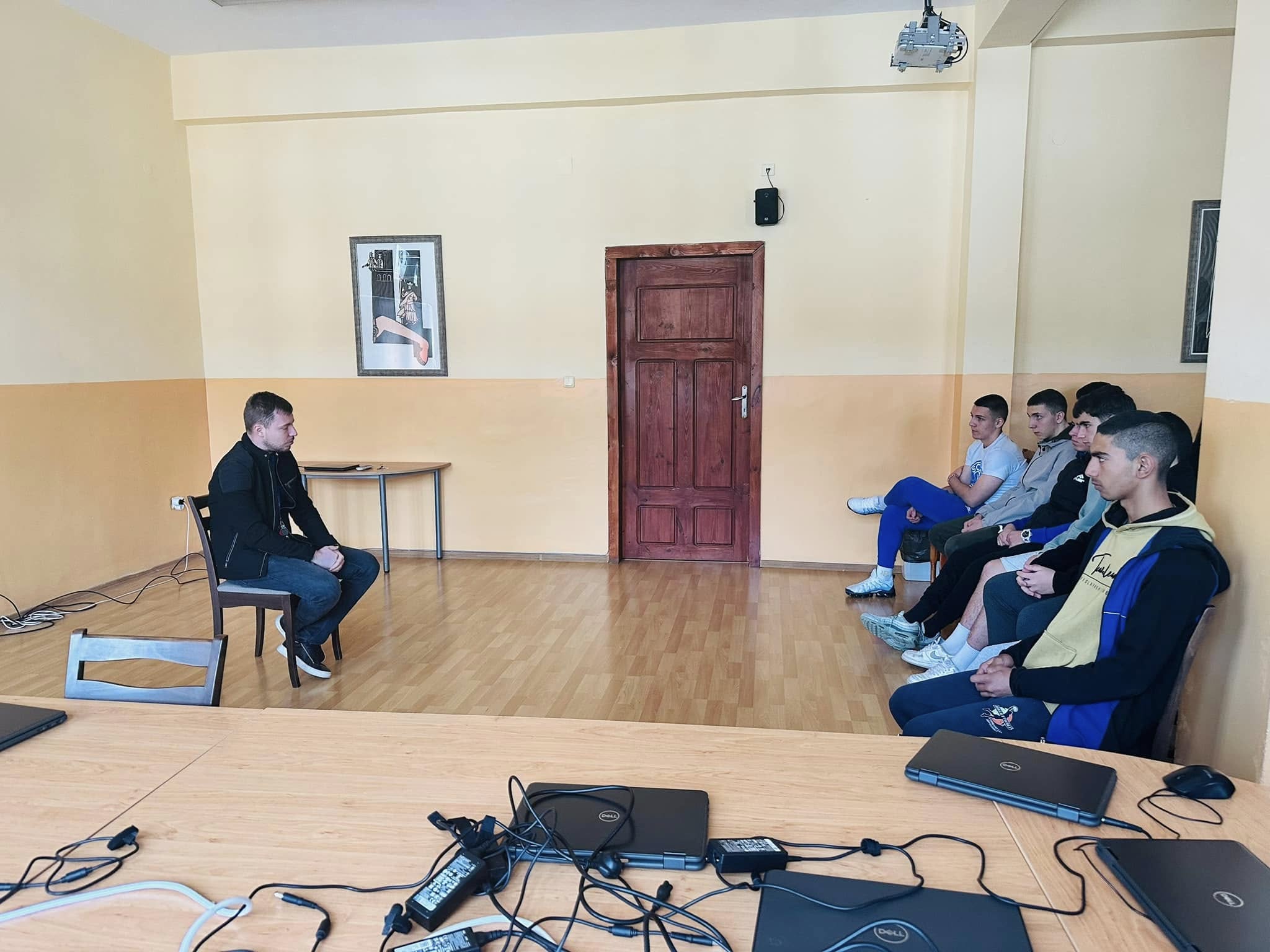 Ученици от Брацигово и Белово се включиха в кампанията  „Избери здравето – живей без вредности"