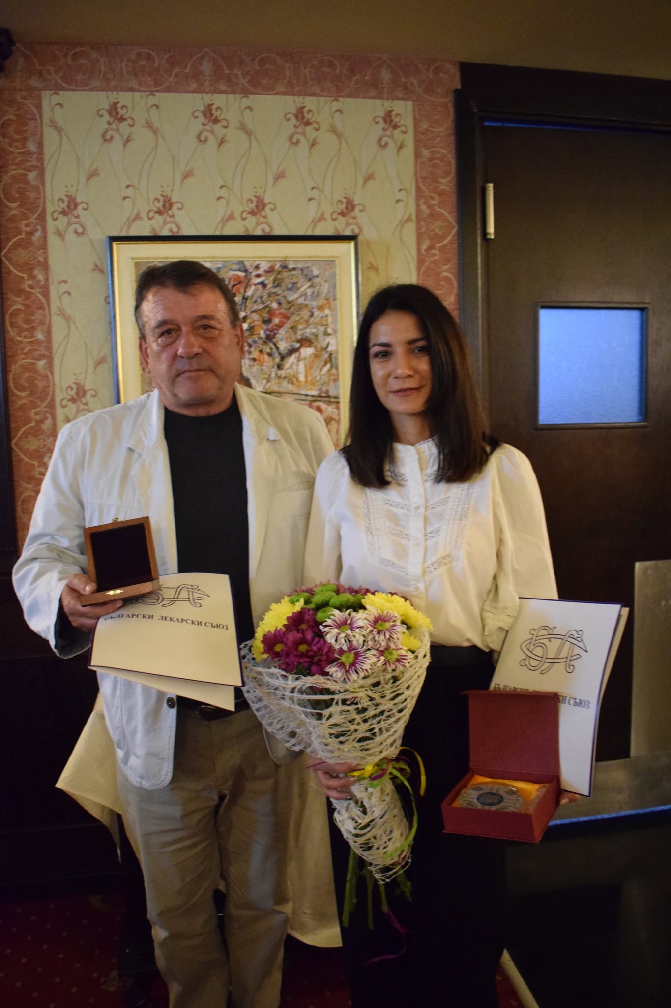 Награди  за д-р Митрев и д-р Манолова